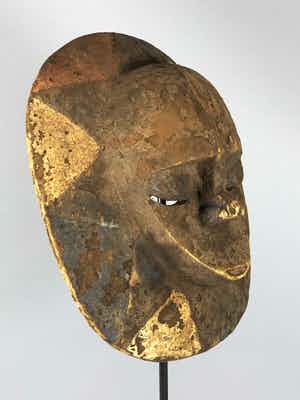 Eket - 190920 - Rare Tribal used African sun mask from Eket - Nigeria. verkocht voor € 35!