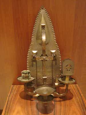 Amsterdamse School kandelaar. verkocht voor € 80!