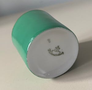 Niet of onleesbaar gesigneerd - Gebr. Schönau Hüttensteinach - Acht Art Deco Mokka kop- en schotels kopen? Bied vanaf 1!