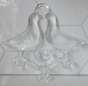 Kosta Boda - Blank glazen Raamhanger "Two birds in love" ontwerp Bertil Vallien kopen? Bied vanaf 10!