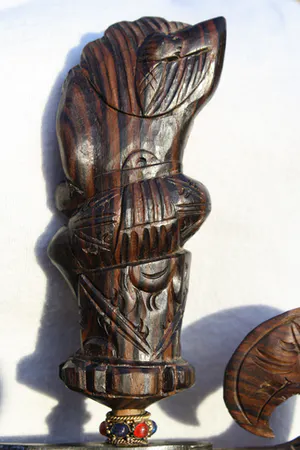 Niet of onleesbaar gesigneerd - Een bijzondere Oude, (LUK 11), Unieke Indonesische Balinese Kris/Keris, kopen? Bied vanaf 1!