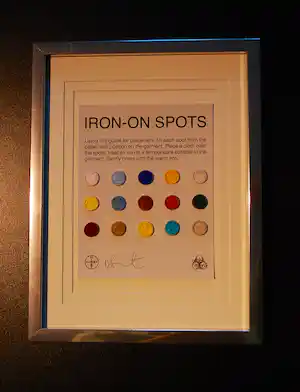 Damien Hirst - Iron-On Spots vendu pour 220€ !
