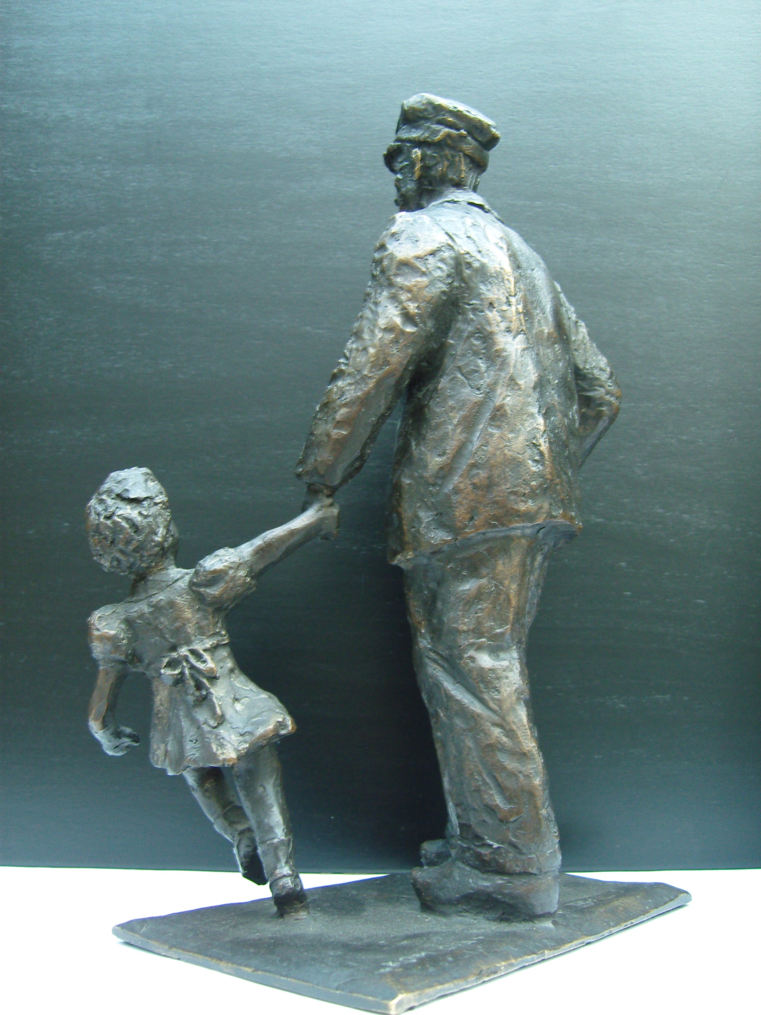 Jean en Marianne Bremers - Bronzen beeld "Kom opa" kopen? Bied vanaf 475!