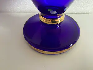 Niet of onleesbaar gesigneerd - Kobalt vaas met bloemen kopen? Bied vanaf 1!