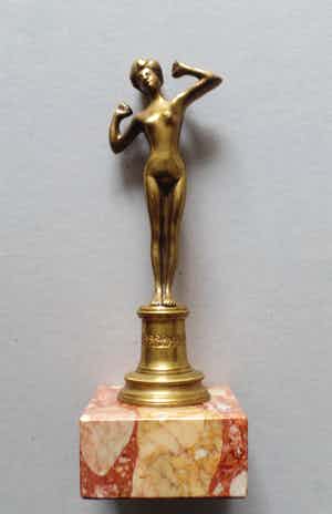 Brons (Onbekend) - Brons Staand Naakt verkocht voor € 95!