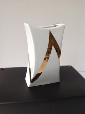 Rosenthal - Jan van der Vaart Convex vaasje 1990 porselein met goud kopen? Bied vanaf 59!