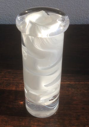 Kosta Boda - MASSIEF GEWOLKT GLAZEN KAARSENHOUDER kopen? Bied vanaf 22!