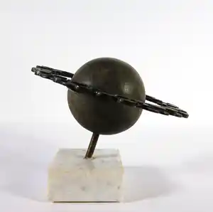 Evert den Hartog - Bronzen beeld op marmeren voet, Money money verkocht voor € 1!