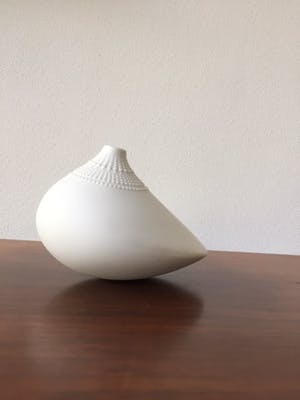 Tapio Wirkkala - Vaasje Pollo voor Rosenthal wit, biscuit (mat) porselein kopen? Bied vanaf 75!