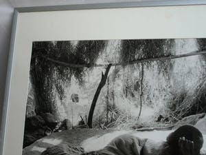 Jan Banning - Grote ingelijste foto , “……..te drinken” kopen? Bied vanaf 75!