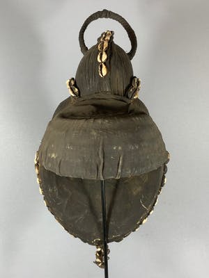 Punu - Tribal used Old African female Bronze mask from the Punu with Cap - Gabon. kopen? Bied vanaf 125!