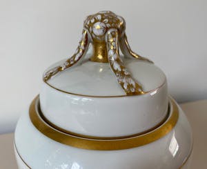 Hutschenreuther - Jugendstil koekjespot - ontwerp Prof. Fritz Klee Kunstabteilung kopen? Bied vanaf 85!