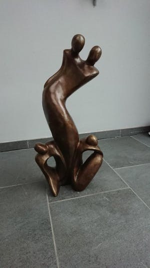 Niet of onleesbaar gesigneerd - Family Connected Love kopen? Bied vanaf 1!