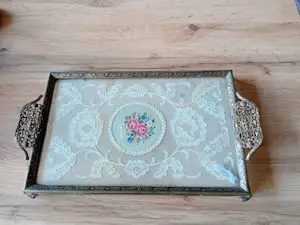 Niet of onleesbaar gesigneerd - Kaptafelset jaren 50/60 kopen? Bied vanaf 1!