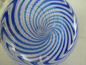 Niet of onleesbaar gesigneerd - Murano vaas met spiraal kopen? Bied vanaf 1!