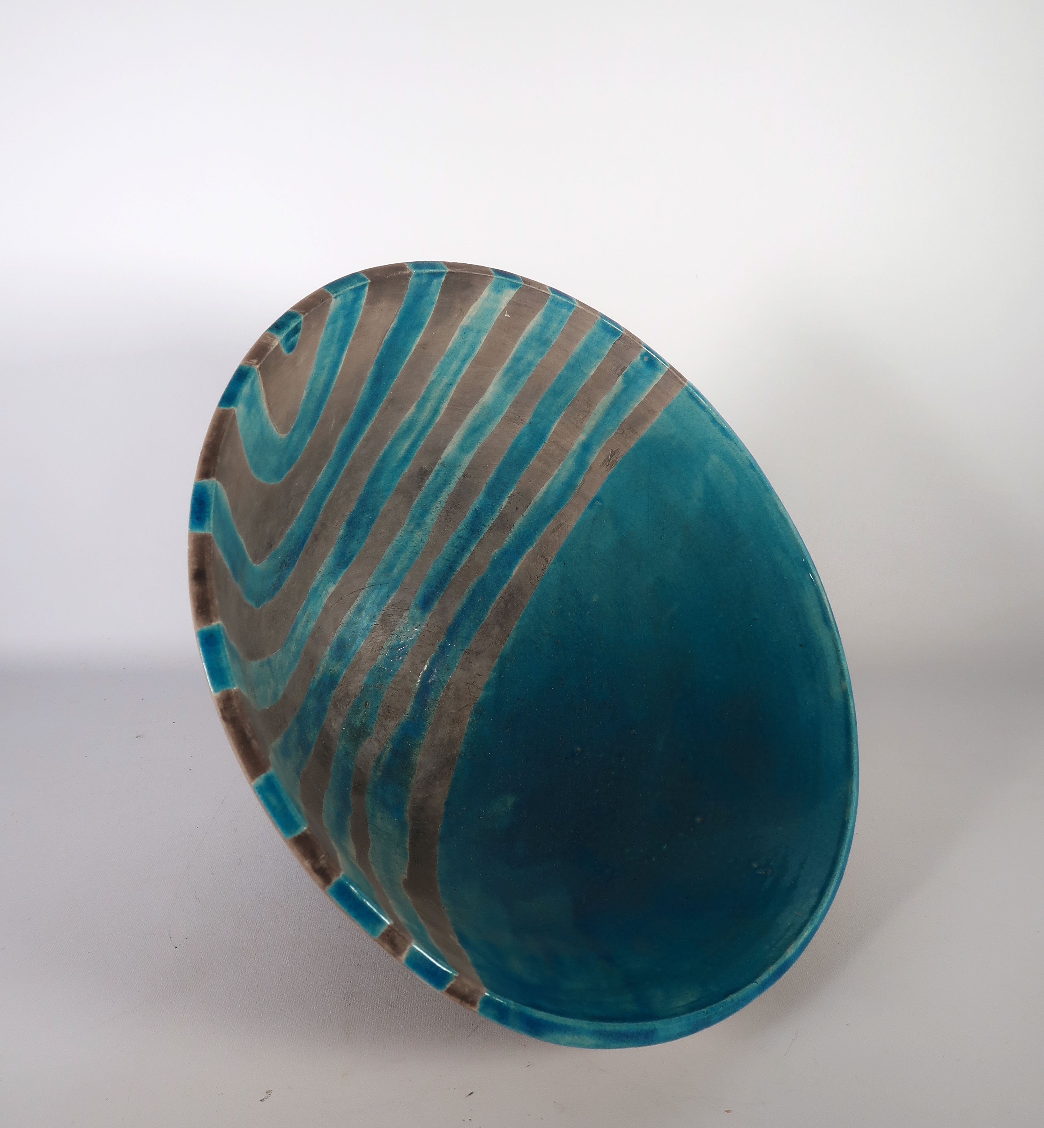 Niet of onleesbaar gesigneerd - Aardewerk, Schaal kopen? Bied vanaf 1!