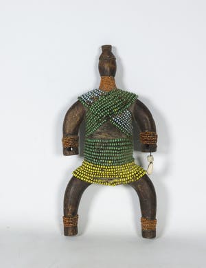 Namchi - Vruchtbaarheidspop van hout en kralen kopen? Bied vanaf 1!