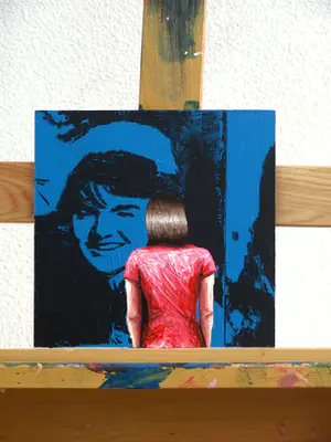 Buy Gerard Boersma - Jackie (Vrouw kijkend naar portret van Jackie Kennedy door Andy Warhol)? Bid from 75!