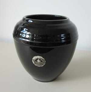 Niet of onleesbaar gesigneerd - Frankton Tegelen Zwarte Porselit Vaas kopen? Bied vanaf 1!