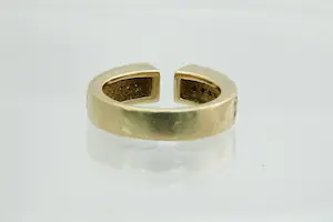 47 - Aparte 18 karaat geel gouden ring met diamant gezet ca 0.35 crt briljant kopen? Bied vanaf 380!