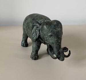 Niet of onleesbaar gesigneerd - Bronzen beeld van een Indische Olifant kopen? Bied vanaf 1!