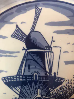 Vest Keramiek Gouda - handgeschilderd bord - de Pyramide Gouda - molen / Zuiderzee kopen? Bied vanaf 1!