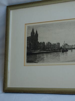 Maarten Langbroek - Ingelijste ets, Prins Hendrikkade, Amsterdam – ca. 1970 kopen? Bied vanaf 40!