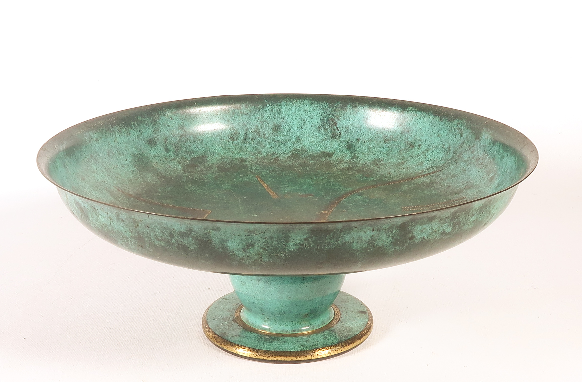 WMF - Ikora, Gepatineerd metalen Art Deco schaal verkocht voor € 50!