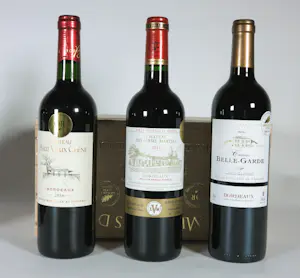 Niet of onleesbaar gesigneerd - Wijnpakket, Les Médaillés d'or (Bordeaux) kopen? Bied vanaf 1!