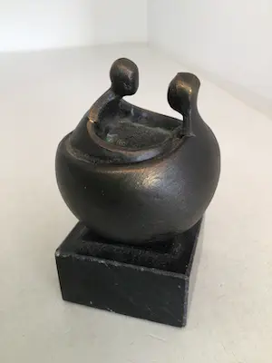 Corry Ammerlaan - Sculptuur “ TAKE CARE “ kopen? Bied vanaf 1!