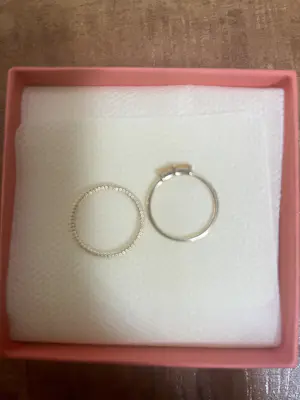 Twee gouden aanschuifringen kopen? Bied vanaf 225!