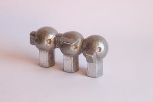 Willy Ceysens - Three wise monkeys brutalist aluminum sculpture. kopen? Bied vanaf 60!