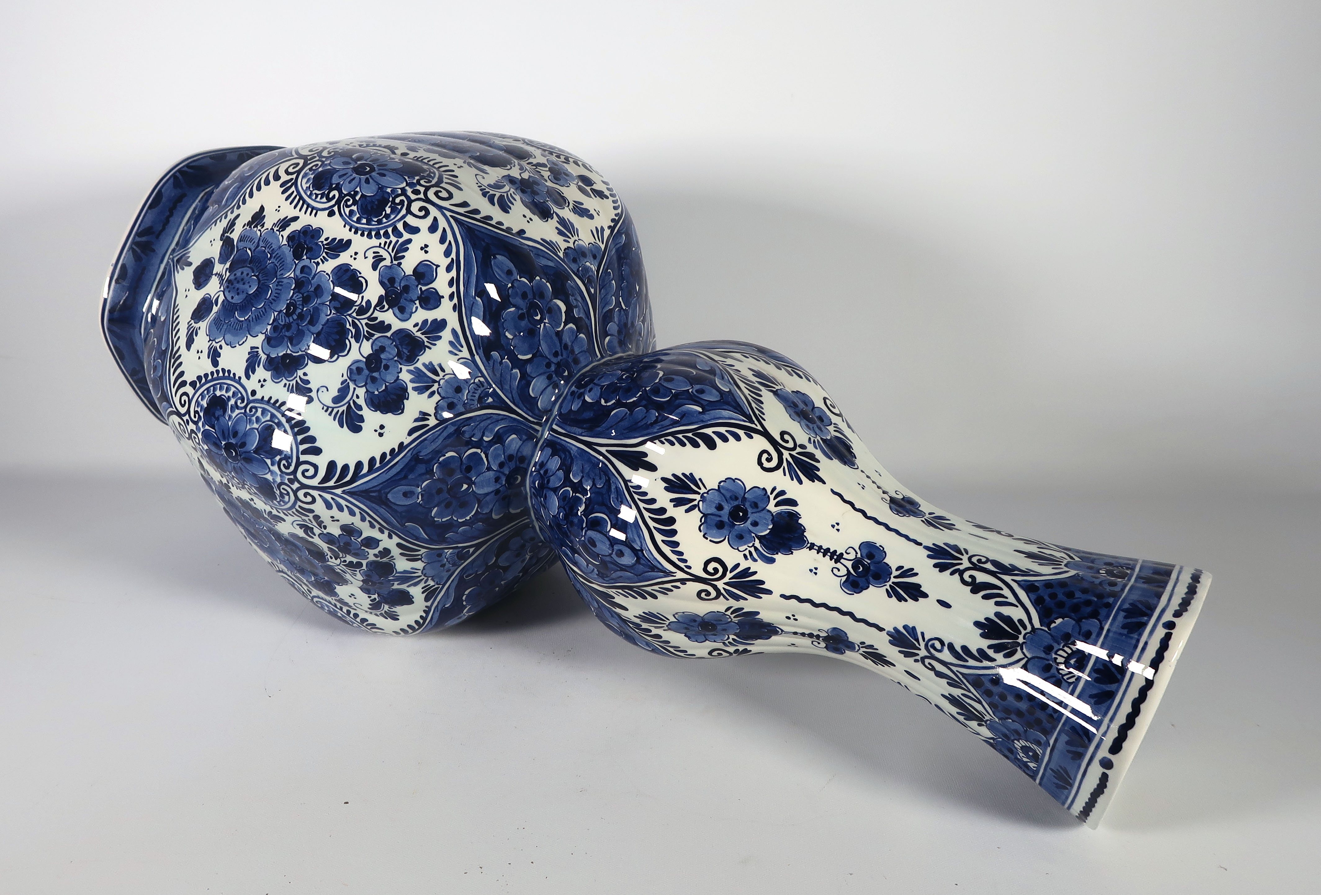 Keramiekfabriek Velsen - Aardewerk, Vaas (Zeer groot) kopen? Bied vanaf 50!