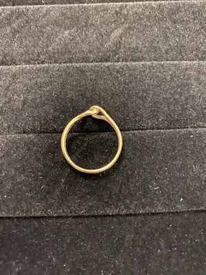 Geelgouden knoop ring kopen? Bied vanaf 130!