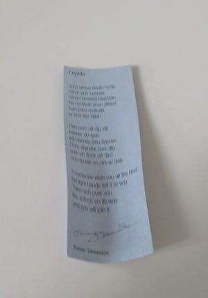 Niet of onleesbaar gesigneerd - Cupido vaasje ontwerp Tommy Tabermann voor Muurla Lasi kopen? Bied vanaf 1!