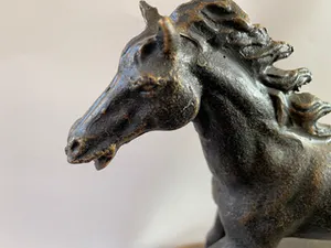 Niet of onleesbaar gesigneerd - paardje in galop kopen? Bied vanaf 1!