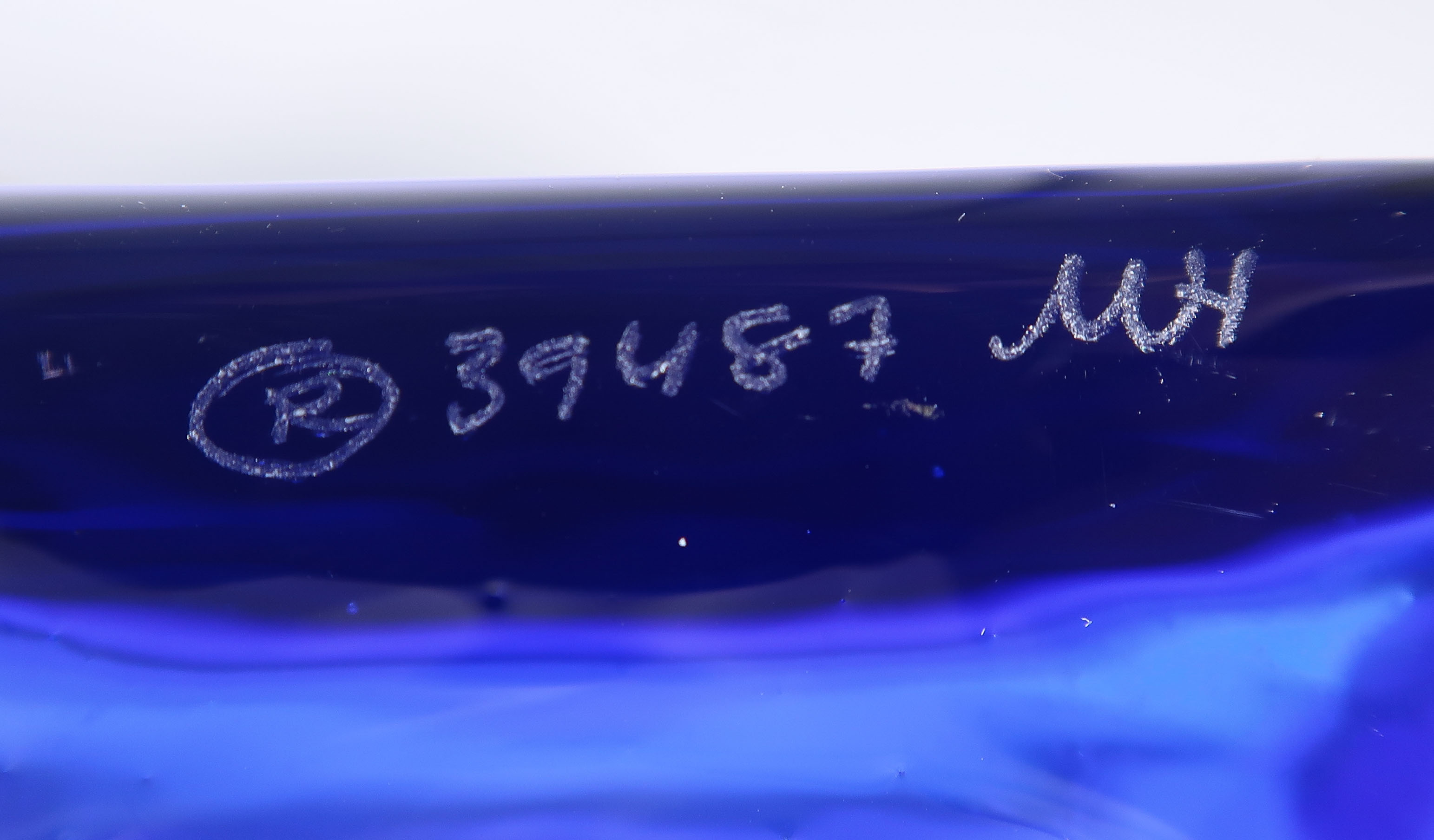 Margareta Hennix - Glas, Blauwe geslepen vaas Reijmyre kopen? Bied vanaf 20!