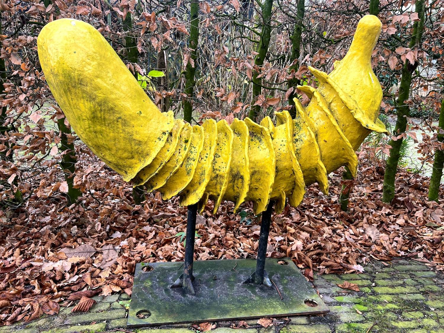 Onbekend - abstract geel werk uitgevoerd in polyester - kunstenaar onbekend kopen? Bied vanaf 250!