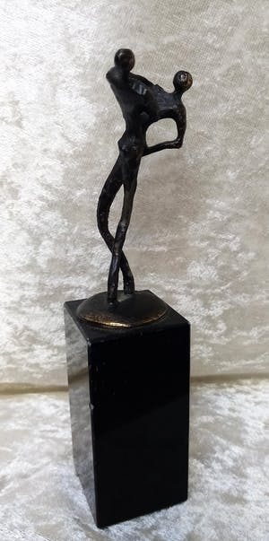 Corry Ammerlaan - sculpture 2 passievolle dansers kopen? Bied vanaf 55!