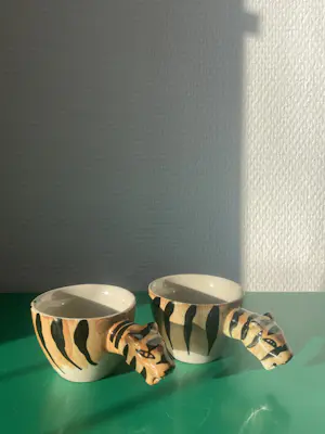 Niet of onleesbaar gesigneerd - Tijgerkopjes (espresso- of theekopjes) van Master Strong Stoneware kopen? Bied vanaf 1!