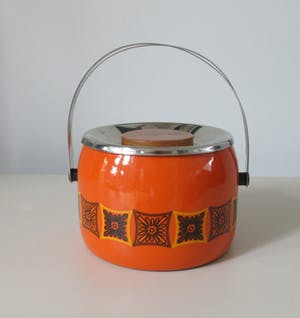 Curiosa - Vintage Oranje emaille ijsemmer met chromen hengsel kopen? Bied vanaf 1!