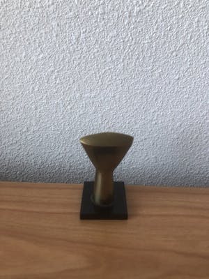 Brons (Onbekend) - Modern bronzen beeldje van gezicht . kopen? Bied vanaf 25!