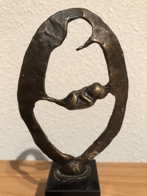 Brons (Onbekend) - Modern bronzen beeld van "MOEDER MET BABY " kopen? Bied vanaf 50!