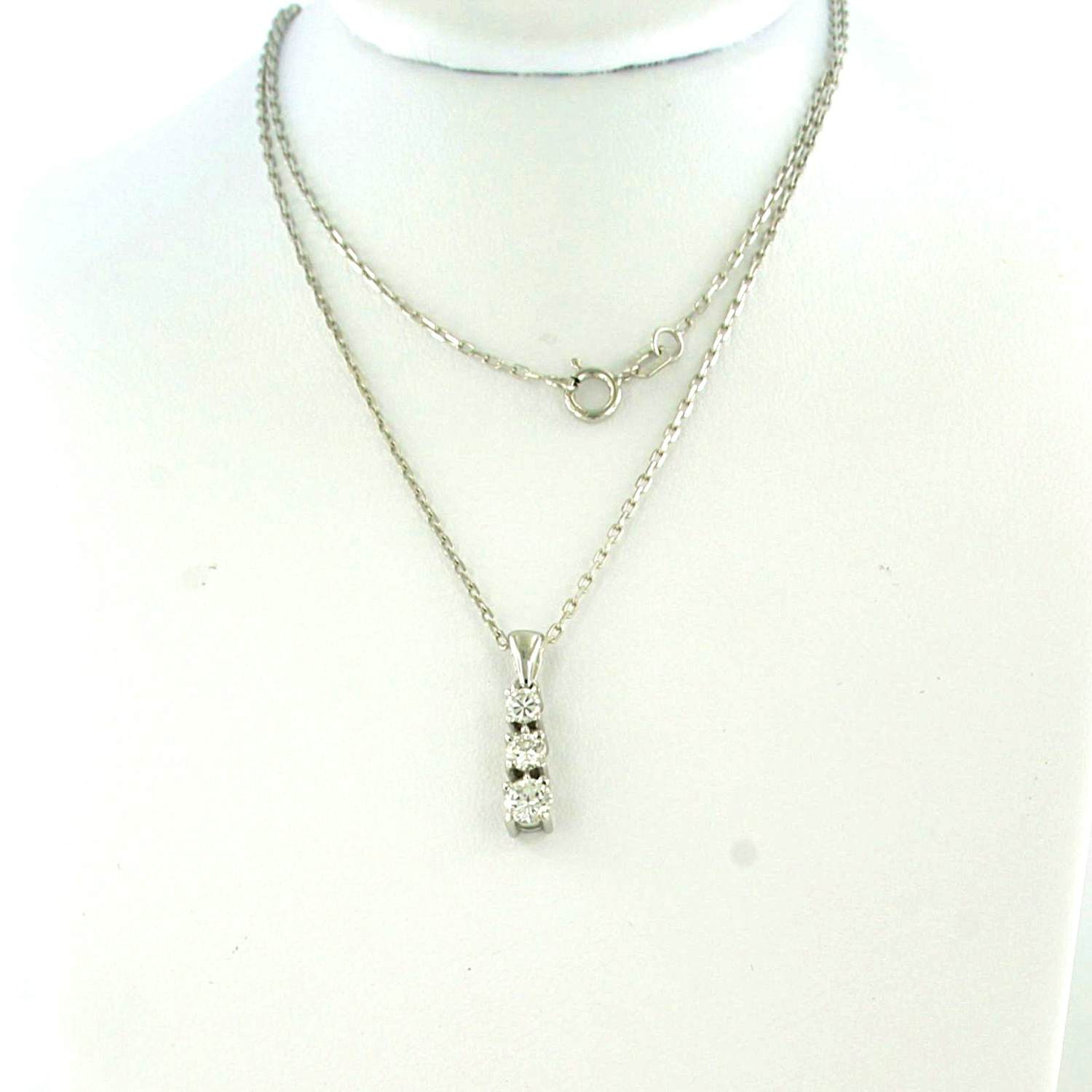 14k wit gouden collier met hanger met briljant geslepen diamant tot. 0.48ct kopen? Bied vanaf 625!