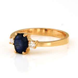 18K Goud - roodgouden ring met saffier en twee briljant geslepen diamanten verkocht voor € 350!