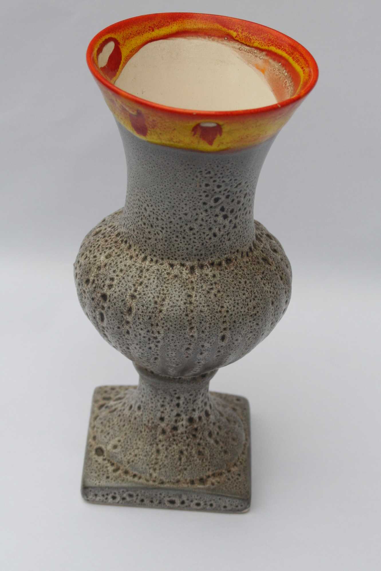 Niet of onleesbaar gesigneerd - vaas - bijzonder glazuur - model 200 kopen? Bied vanaf 1!