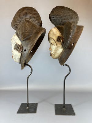 Punu - 2 Old Tribal used African Punu mask with 2 stands - Gabon kopen? Bied vanaf 150!