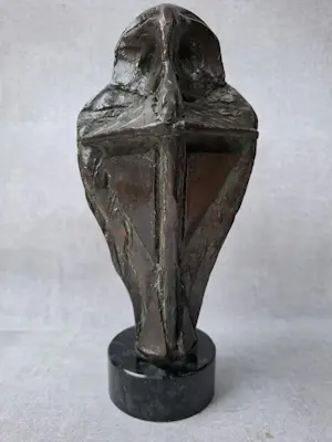 Eric Claus - Bronzen Uil kopen? Bied vanaf 895!