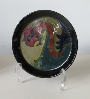 Plateelbakkerij Zuid-Holland - Twee glansplatelen schotels uit 1922 kopen? Bied vanaf 35!