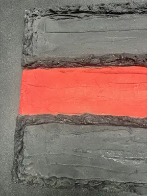 Onbekend - Zwart met rode banen kopen? Bied vanaf 20!